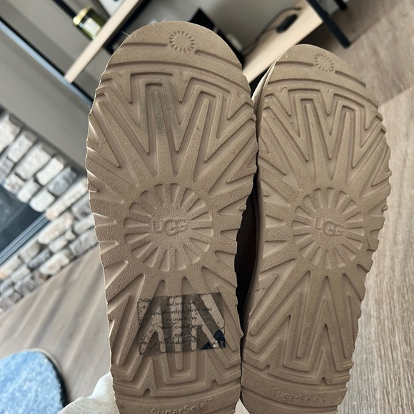 UGG Classic Mini II - Picture 3 of 5